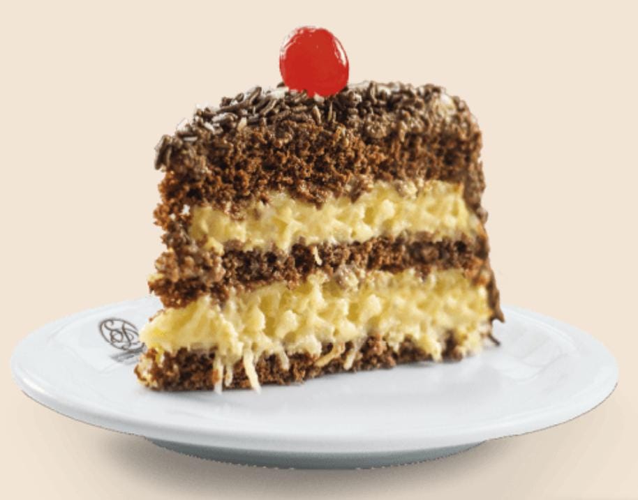 bolo de Pistache com Morango e Leite Condensado